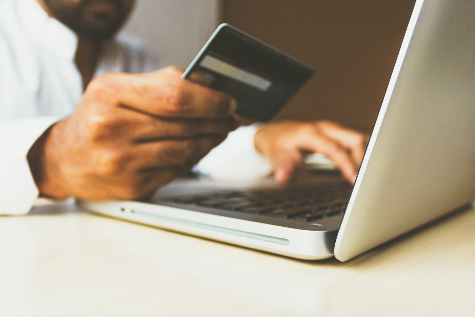 W jaki sposób skutecznie gasić wizerunkowe pożary w e-commerce?